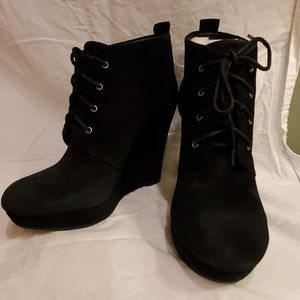 $ DROP!! NWT Jessica Simpson Suede wedge booties